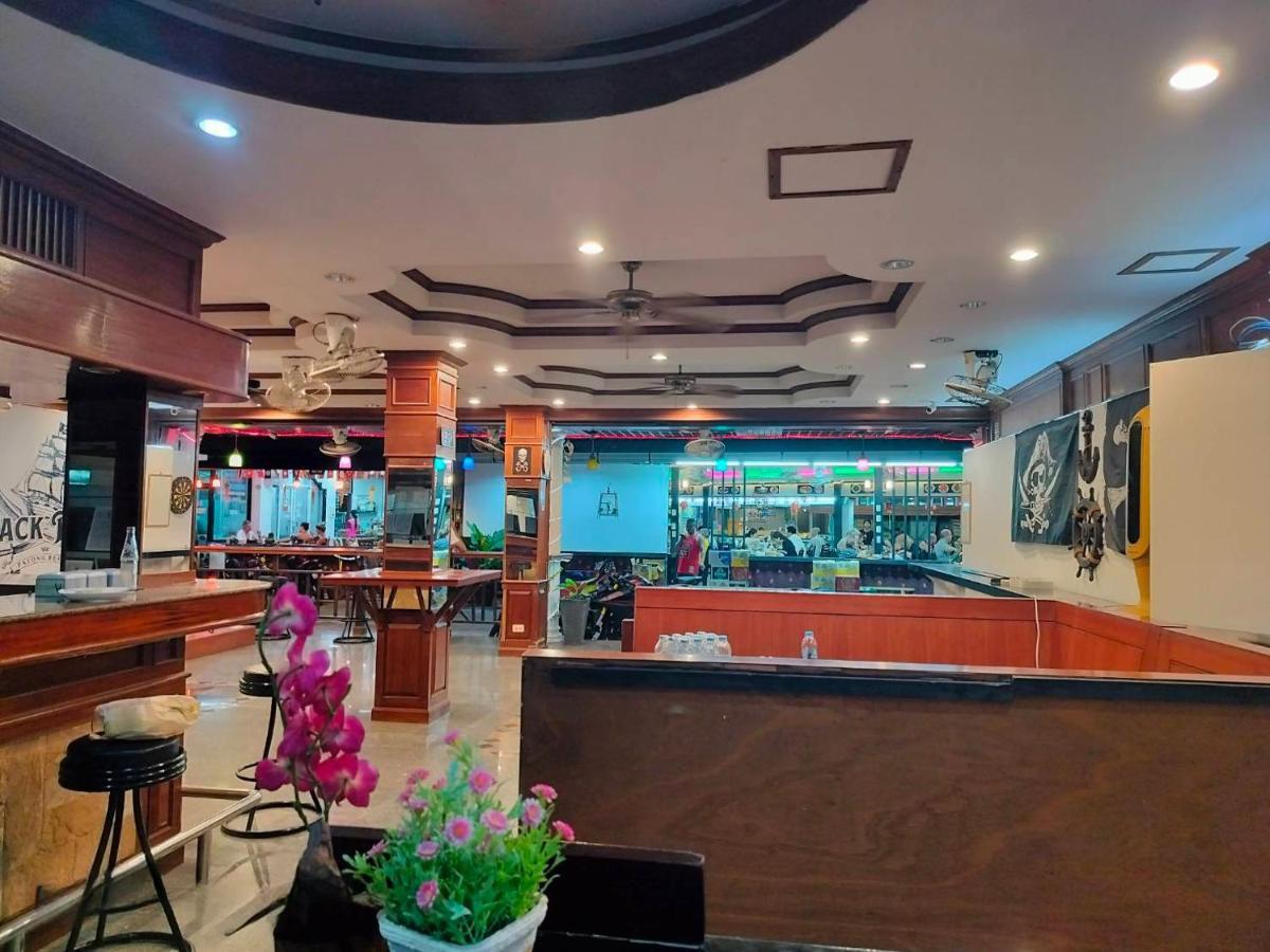 Black Pearl Patong Beachfront Exterior foto